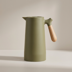 Insulated Carafe with Wooden Handle – 1L Vacuum-Sealed Beverage Dispenser