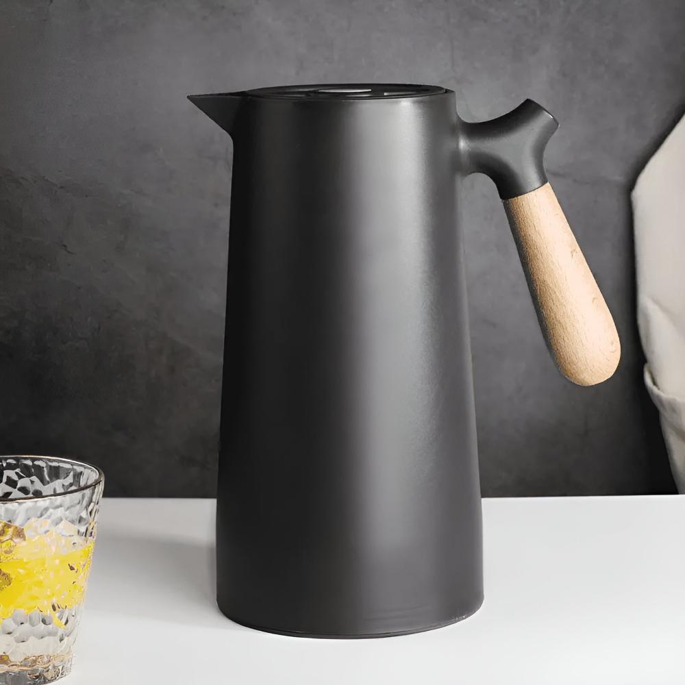 Insulated Carafe with Wooden Handle – 1L Vacuum-Sealed Beverage Dispenser - Image 11