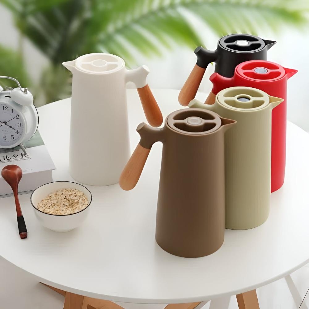Insulated Carafe with Wooden Handle – 1L Vacuum-Sealed Beverage Dispenser - Image 2